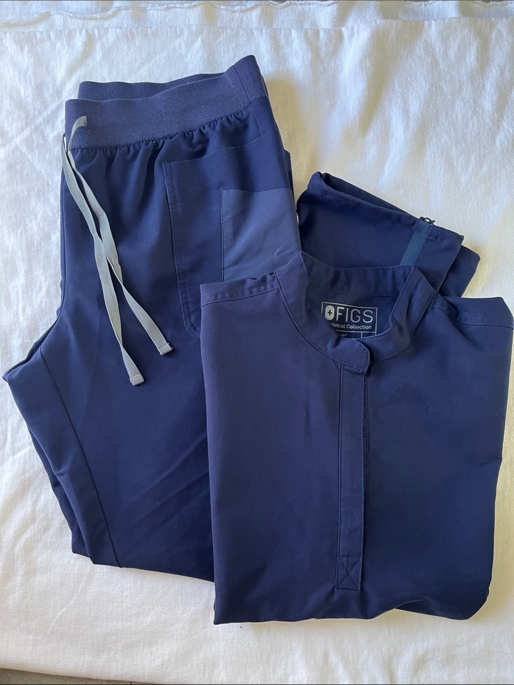 FIGS Scrub Set Navy M/L